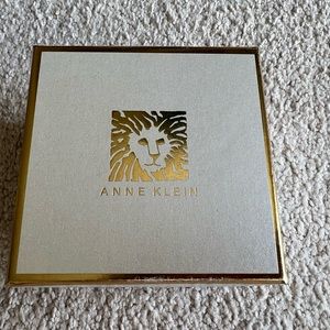 Anne Klein Empty Gift Box Jewelry Box Case 3.5”X3.5”X2.25” Pearl White Gold Trim